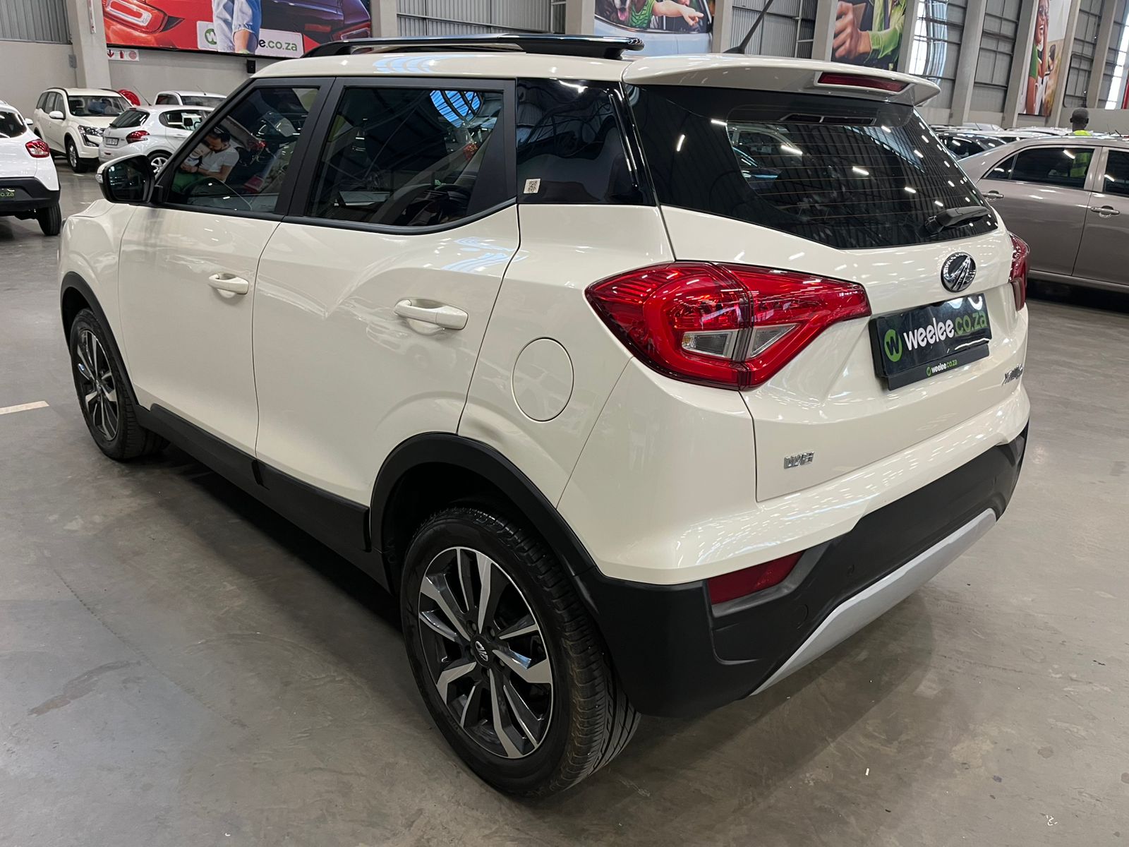 MAHINDRA XUV300 XUV300 1.5D (W8)
